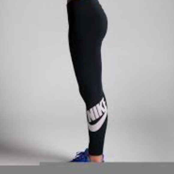 Nike Pants - Nike Women’s Leg-A-See Logo Legging Blk/Wht Sz S